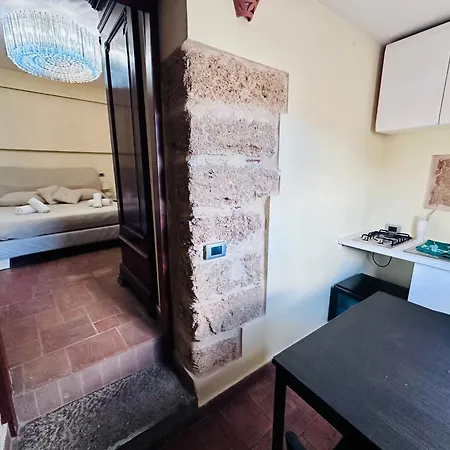Domus Prive - Elegant With Duomo View בית הארחה 3*